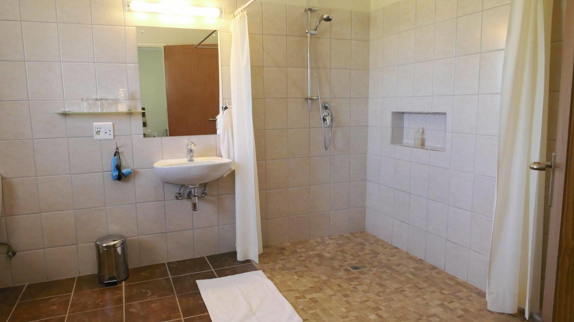 Hotel Dornhuegel Guestfarm Grootfontein Esterno foto