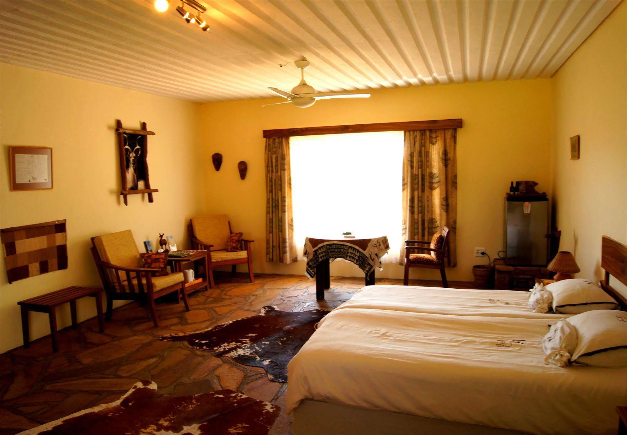 Hotel Dornhuegel Guestfarm Grootfontein Esterno foto